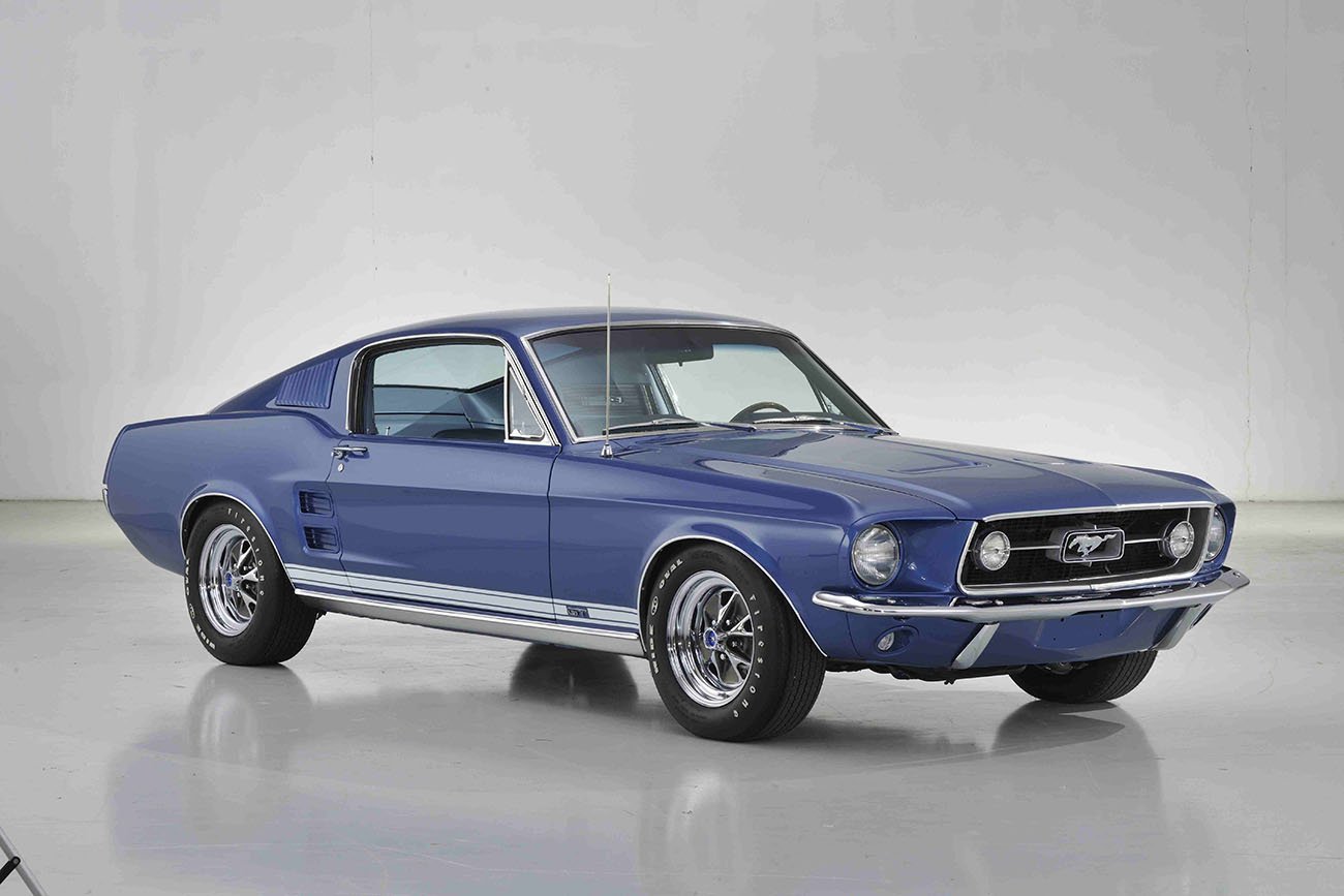 Mustang Fastback 1967 restaurado no padrão de fábrica